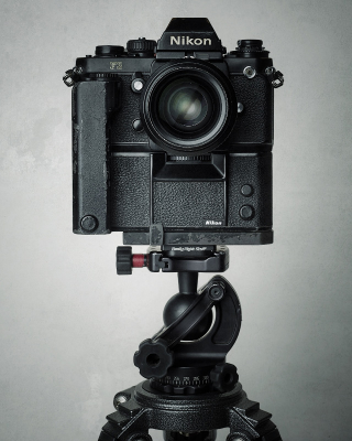 Illustration for article titled I Could Stare All Day at These Beautiful Studio Portraits of Cameras